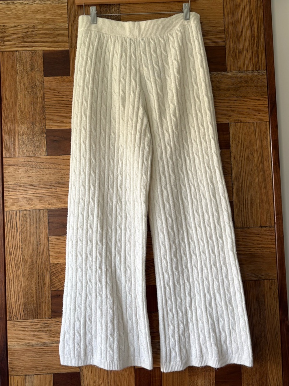 Gap | CashSoft Cable Knit Sweater Pants Ivory Frost - Picture 4 of 7
